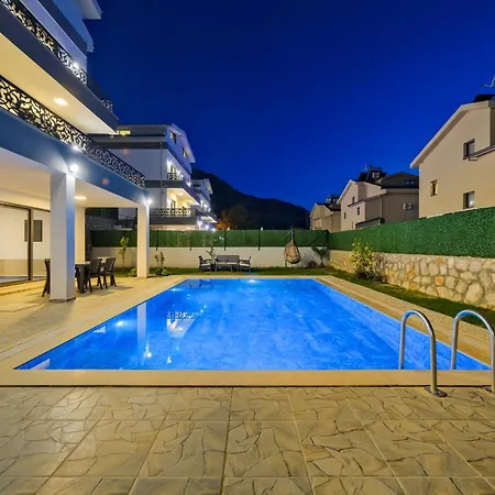 Daisy A Villa *